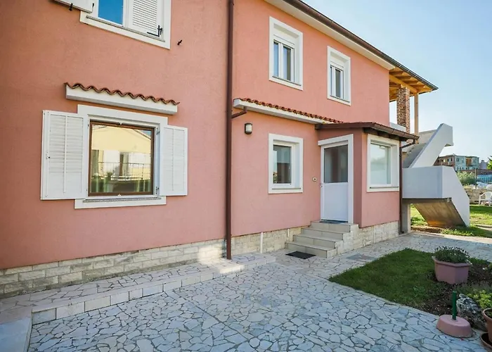 Apartment Nikola Pula