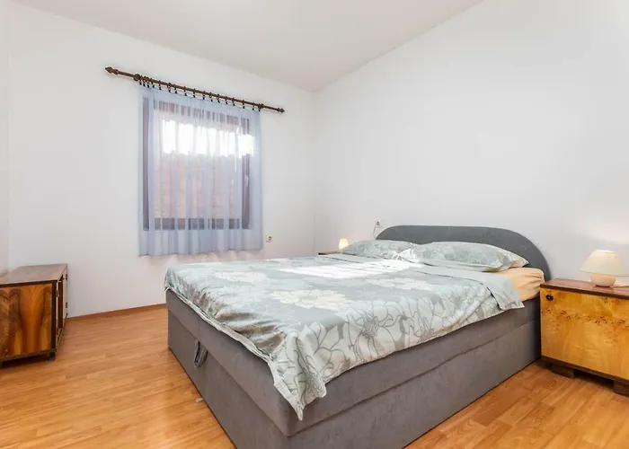 Apartment Nikola Pula