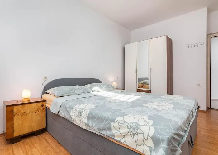 Apartment Nikola *