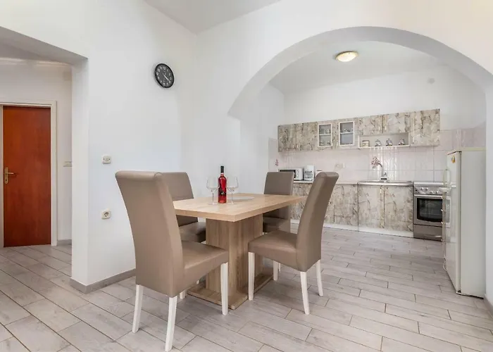 Apartment Nikola Pula