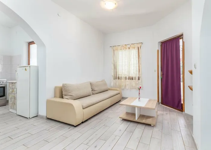 Apartment Nikola Apartman *