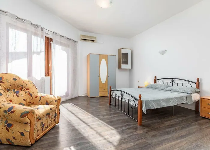 Apartment Nikola * Pula